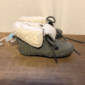Brand Old Navy New Moccasin Booties